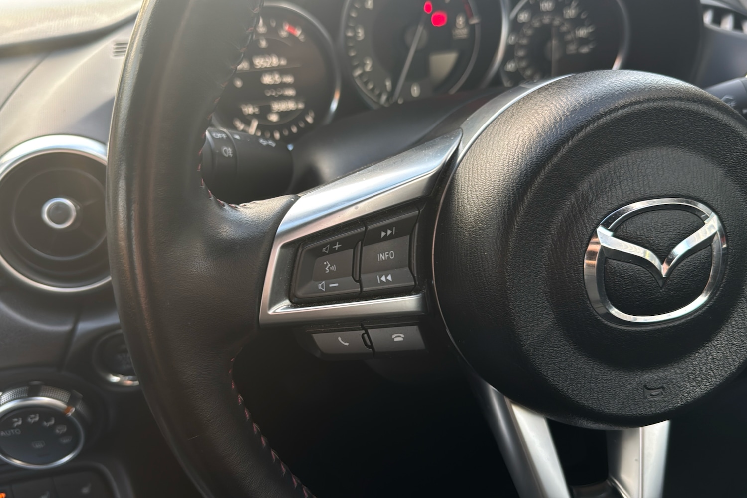 Used Mazda MX-5 2018 for sale - 77842670: Photo 17