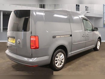 Used Volkswagen Caddy Maxi 2019 for sale - 77637625: Photo