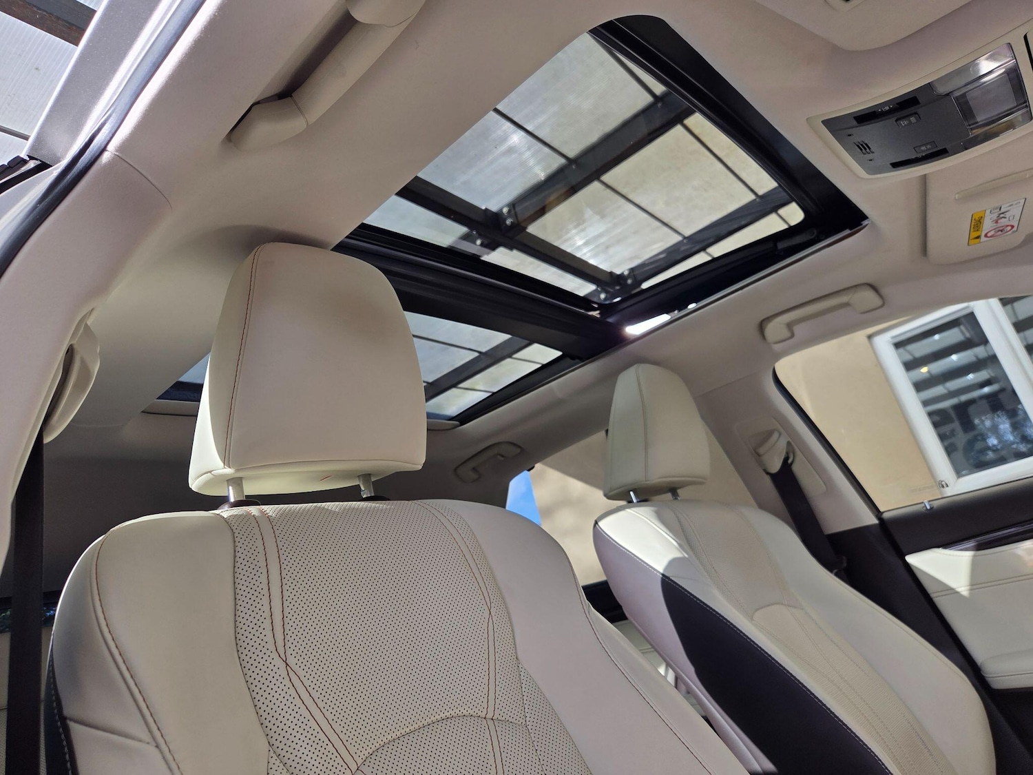 Used Lexus RX 2017 for sale - 76781210: Photo 4