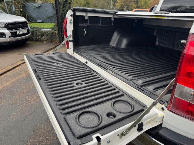 Used Toyota Hilux 2020 for sale - 76735260: Photo 46