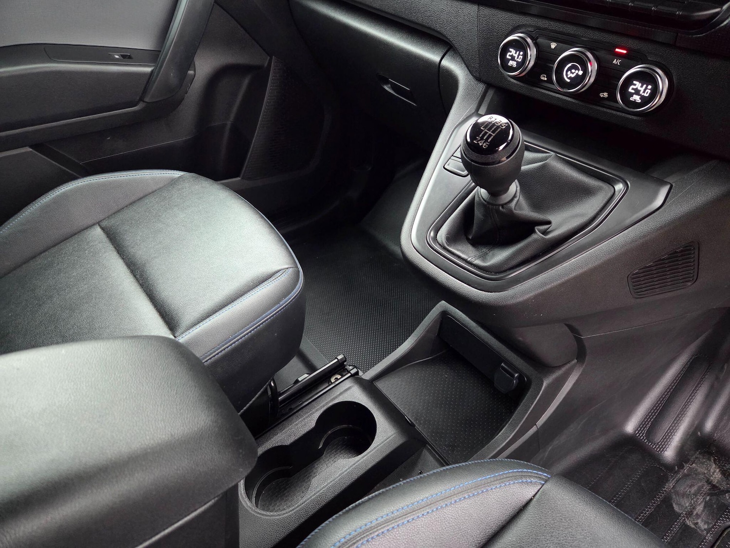 Used Nissan Other 2024 for sale - 77645798: Photo 15