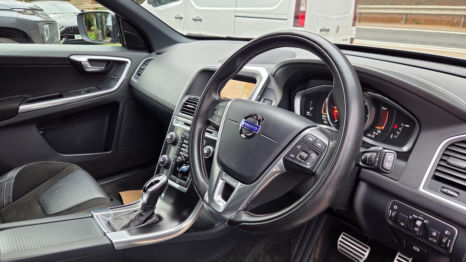 Used Volvo XC60 2017 for sale - 76786888: Photo 14