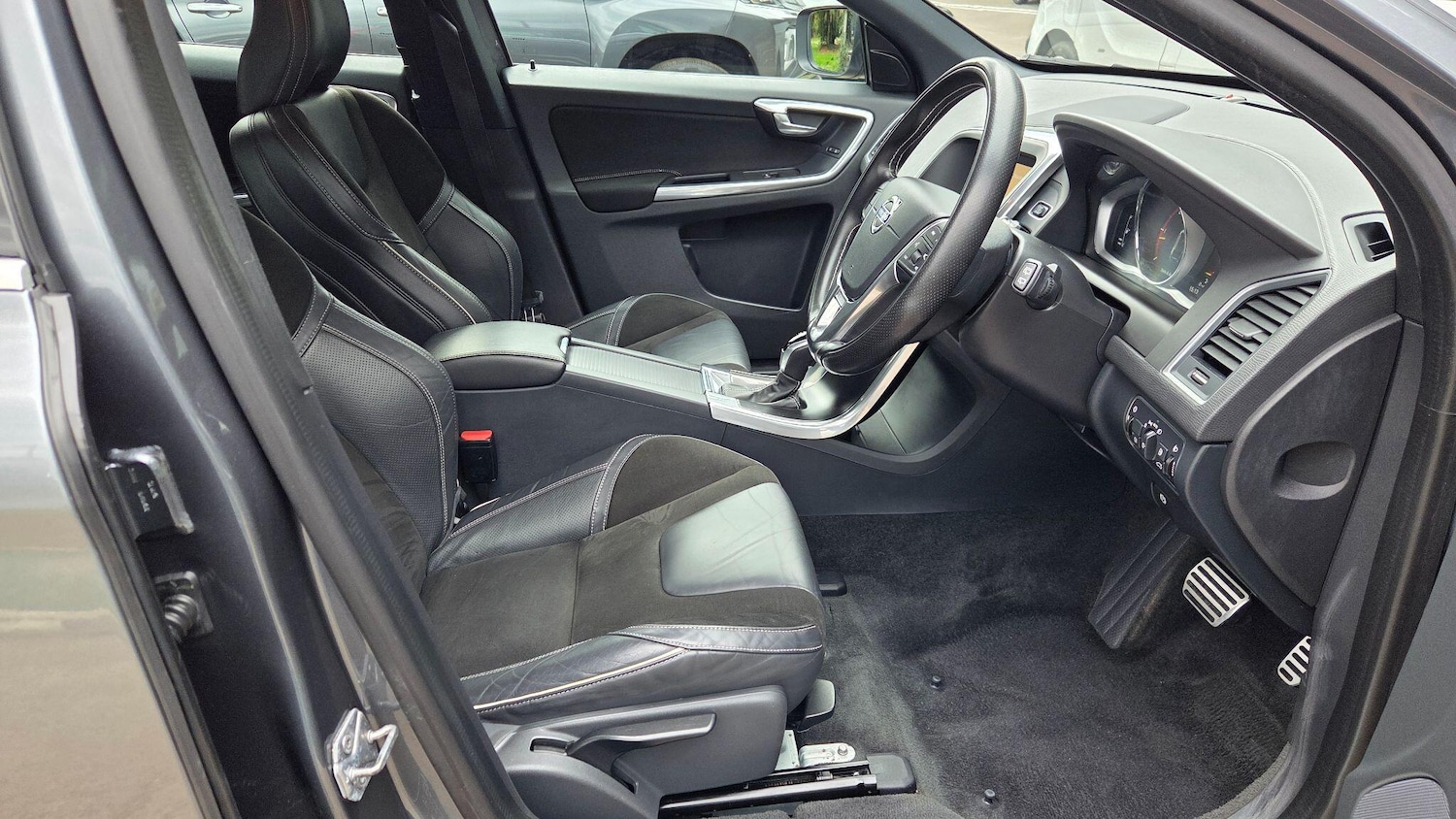 Used Volvo XC60 2017 for sale - 76786888: Photo 4