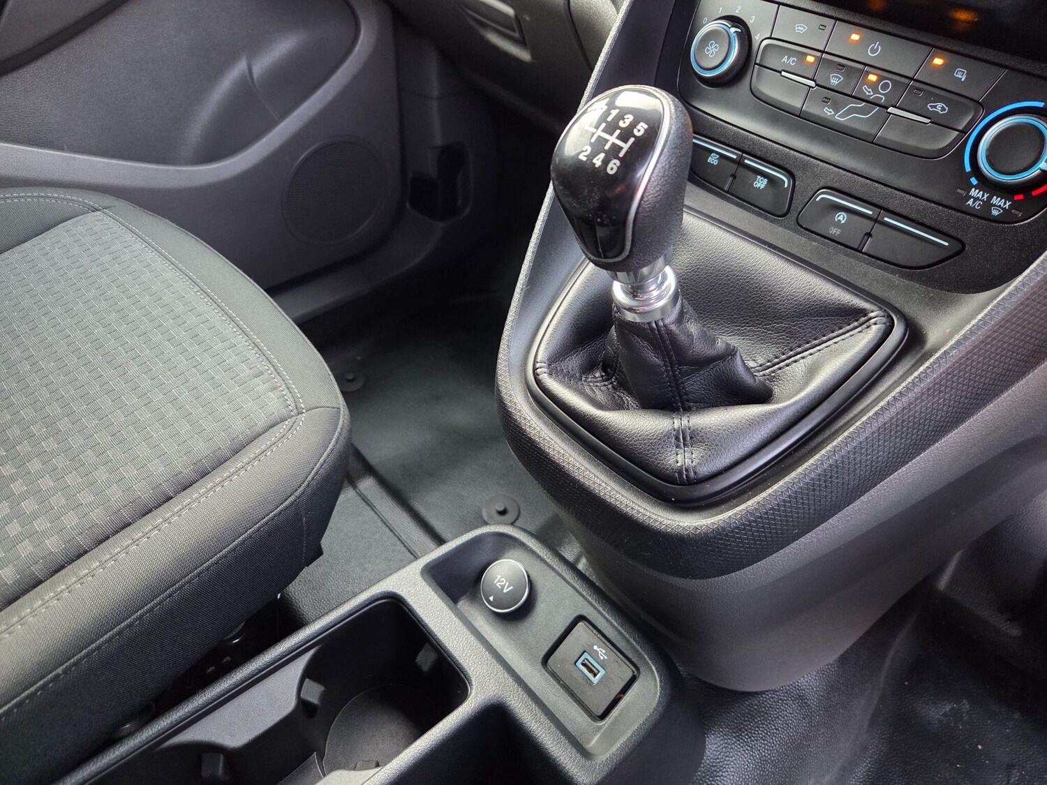 Used Ford Transit Connect 2019 for sale - 76801692: Photo 15