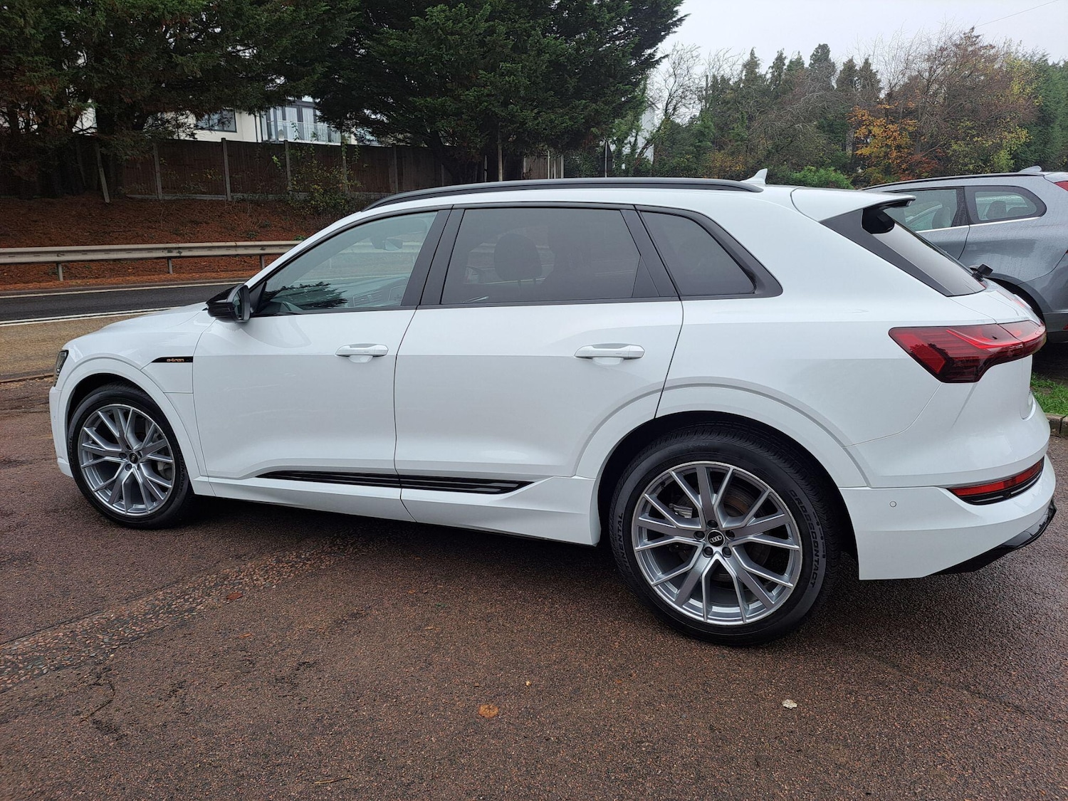 Used Audi e-tron 2021 for sale - 76735356: Photo 3