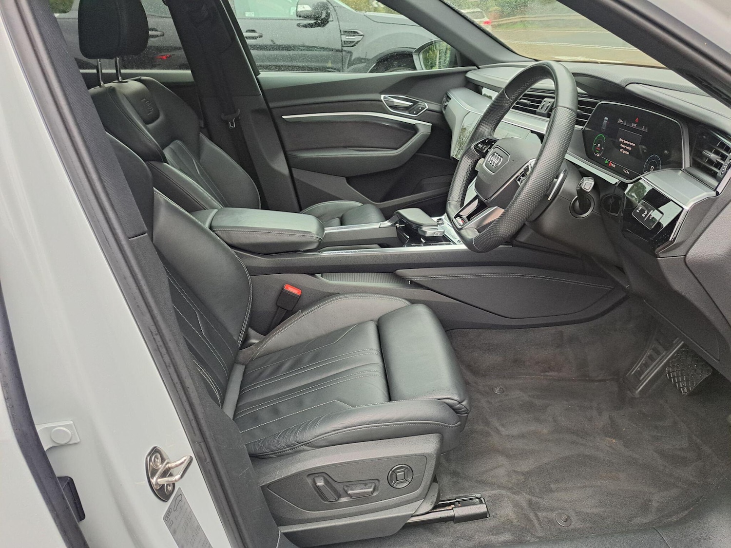 Used Audi e-tron 2021 for sale - 76735356: Photo 9