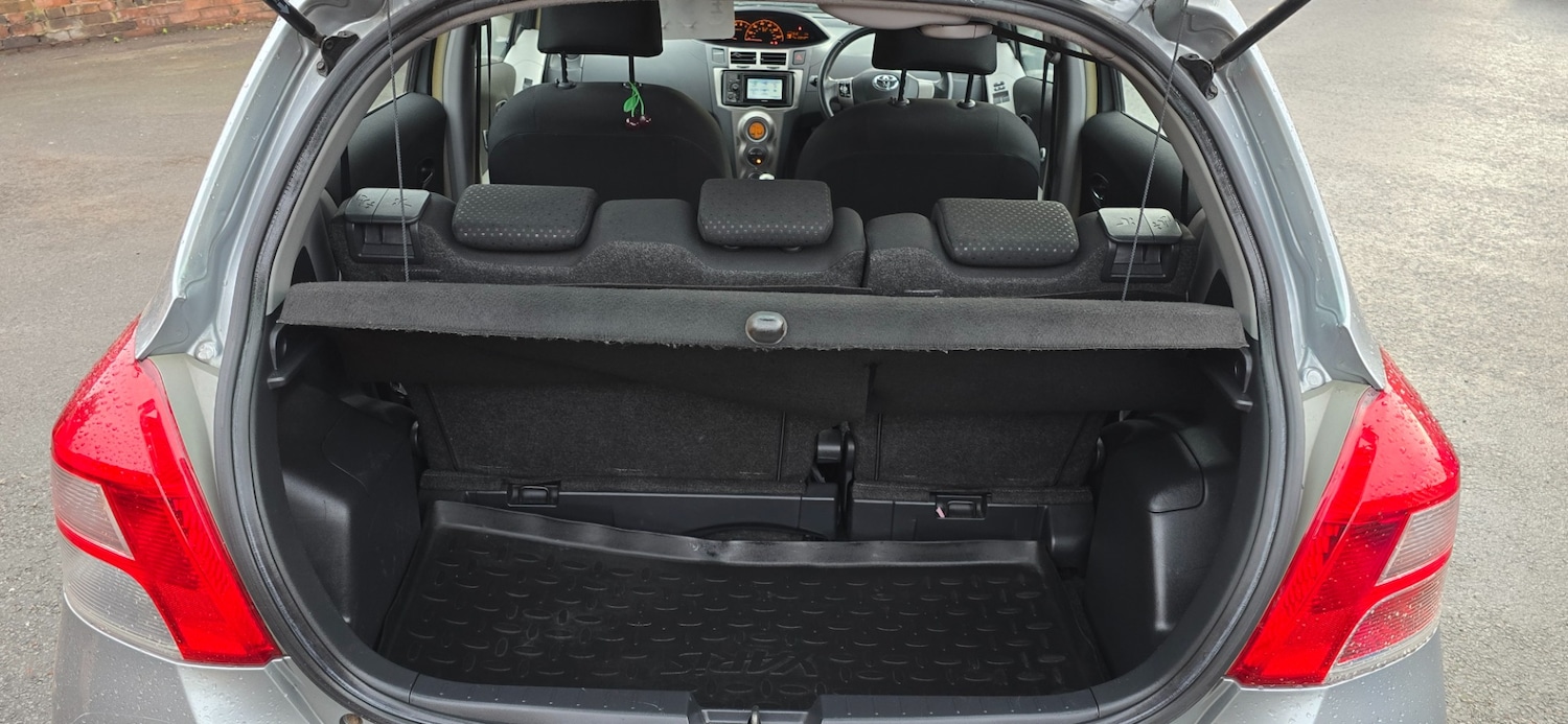 Used Toyota Yaris 2011 for sale - 76547996: Photo 13