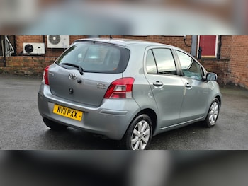 Used Toyota Yaris 2011 for sale - 76547996: Photo