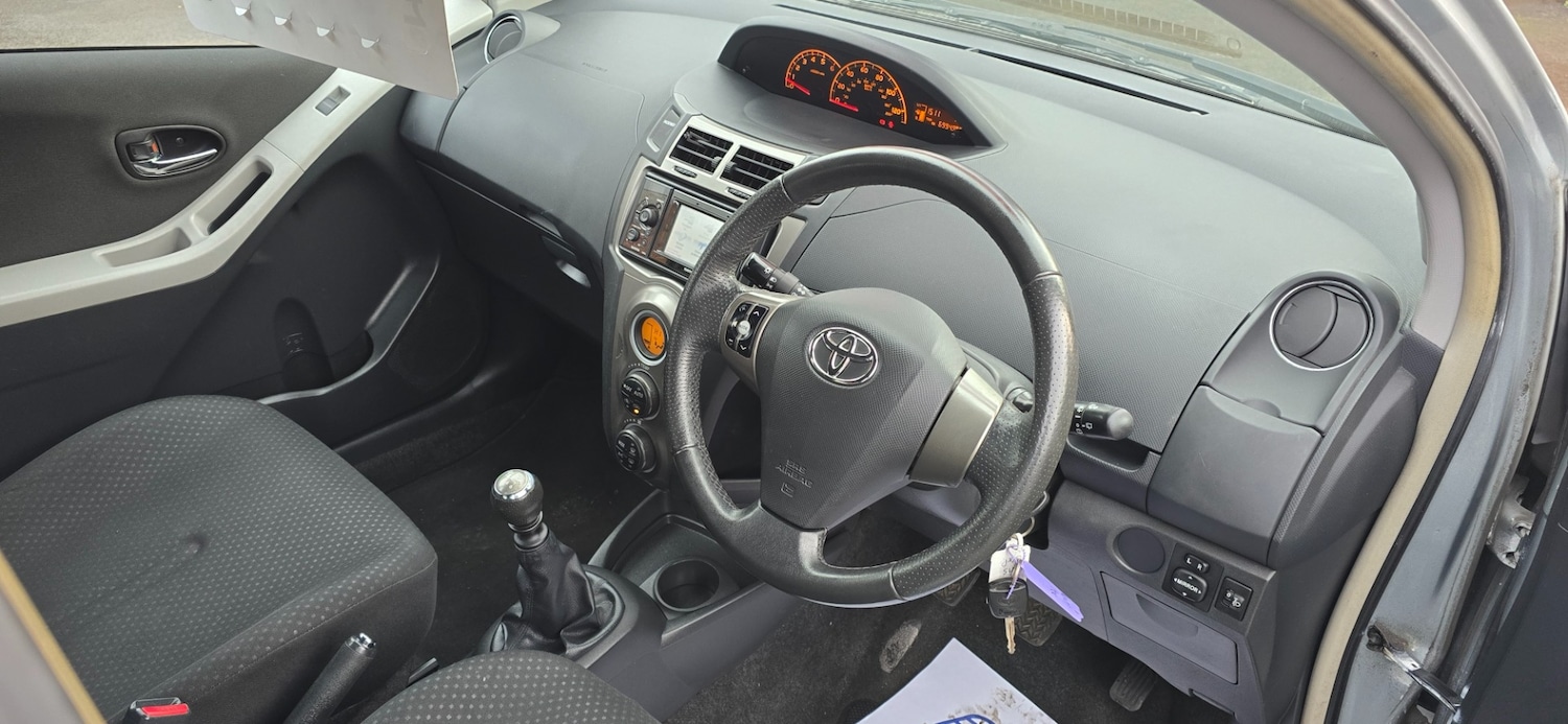 Used Toyota Yaris 2011 for sale - 76547996: Photo 7