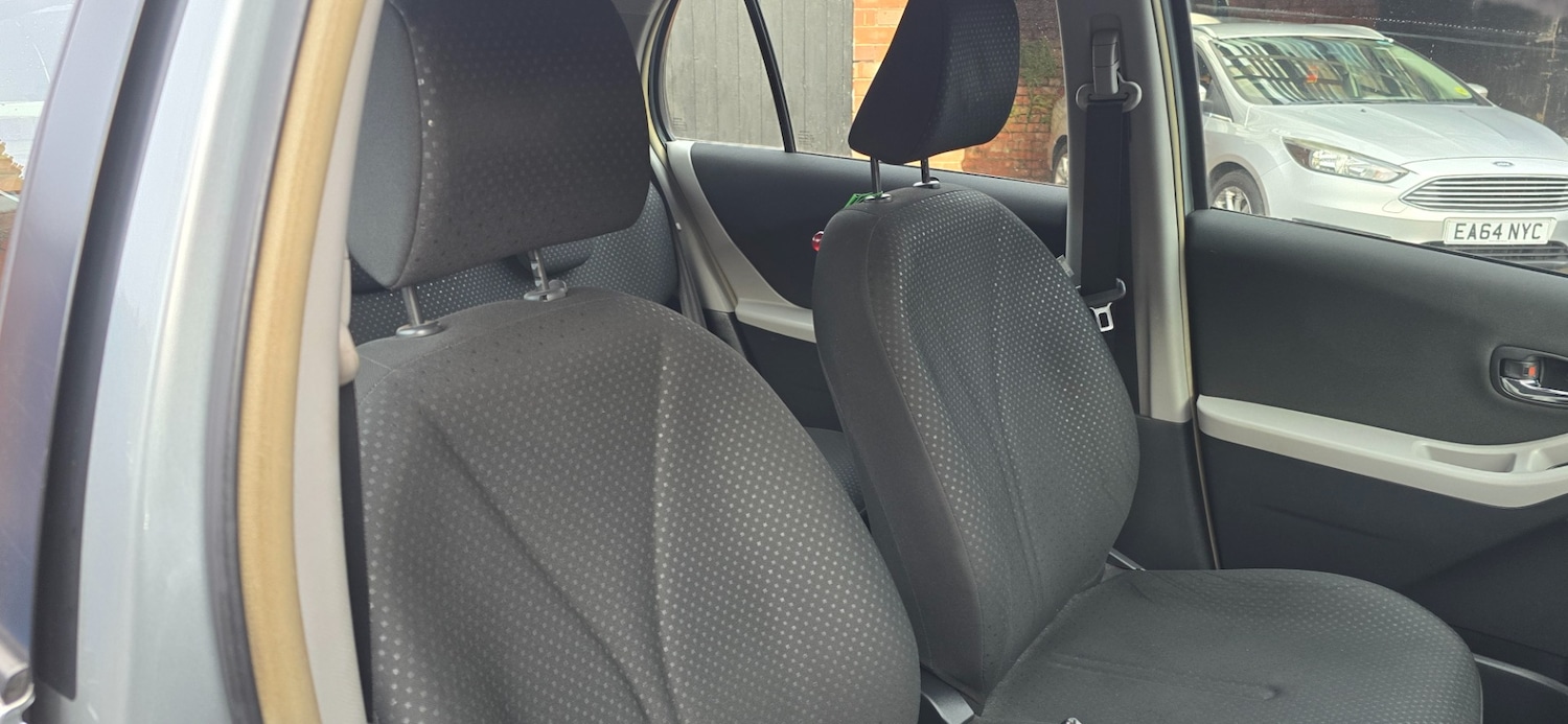 Used Toyota Yaris 2011 for sale - 76547996: Photo 8