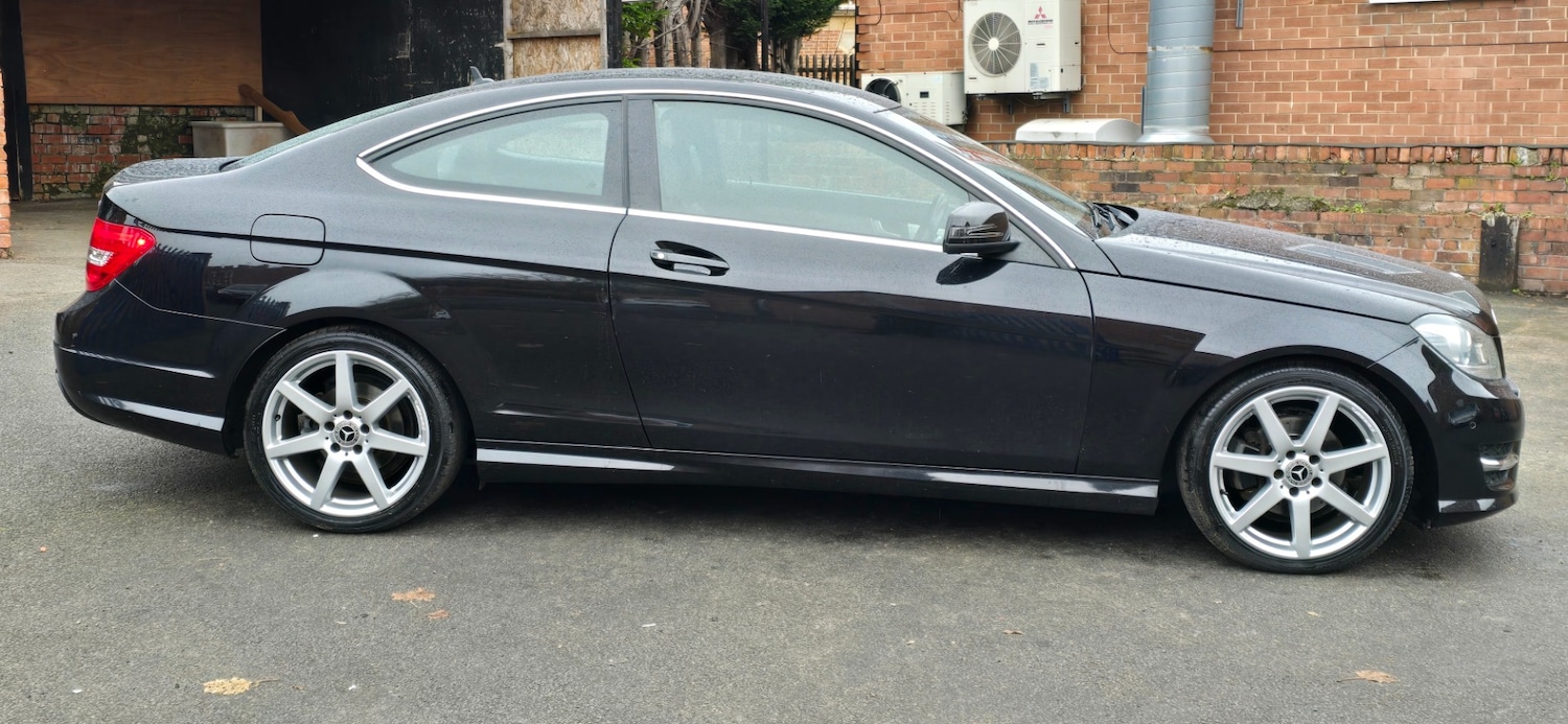 Used Mercedes-Benz C Class 2013 for sale - 76618499: Photo 2