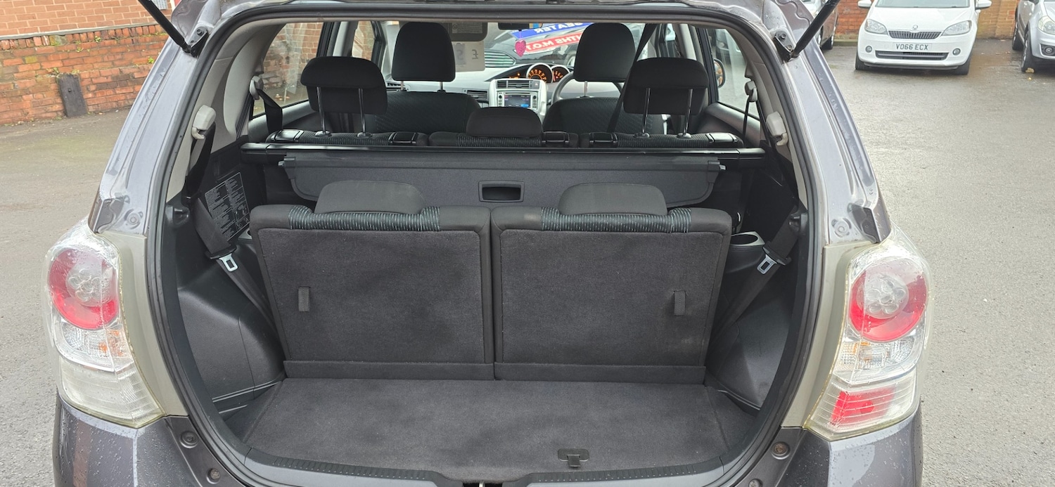 Used Toyota Verso 2012 for sale - 76548000: Photo 15