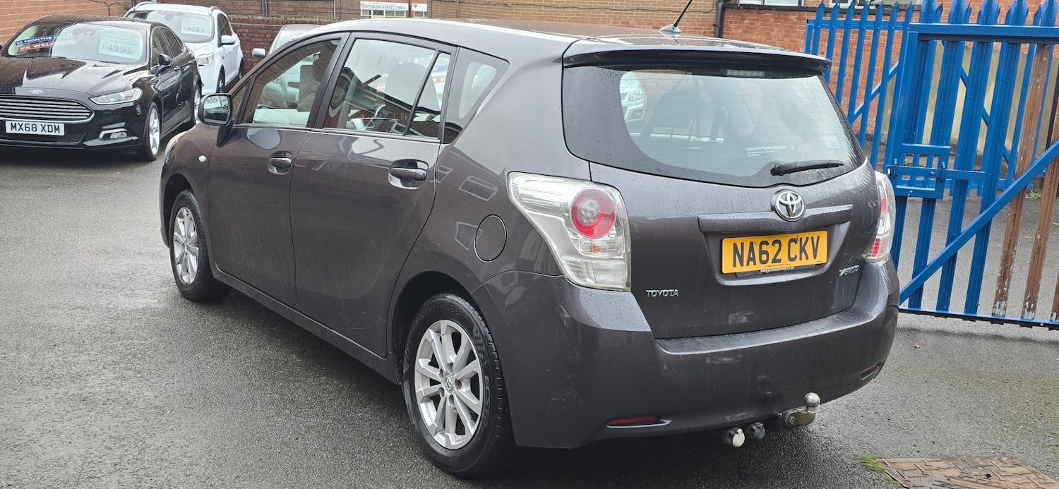 Used Toyota Verso 2012 for sale - 76548000: Photo 5