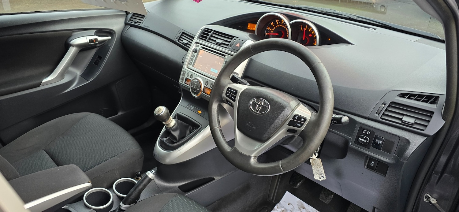 Used Toyota Verso 2012 for sale - 76548000: Photo 9