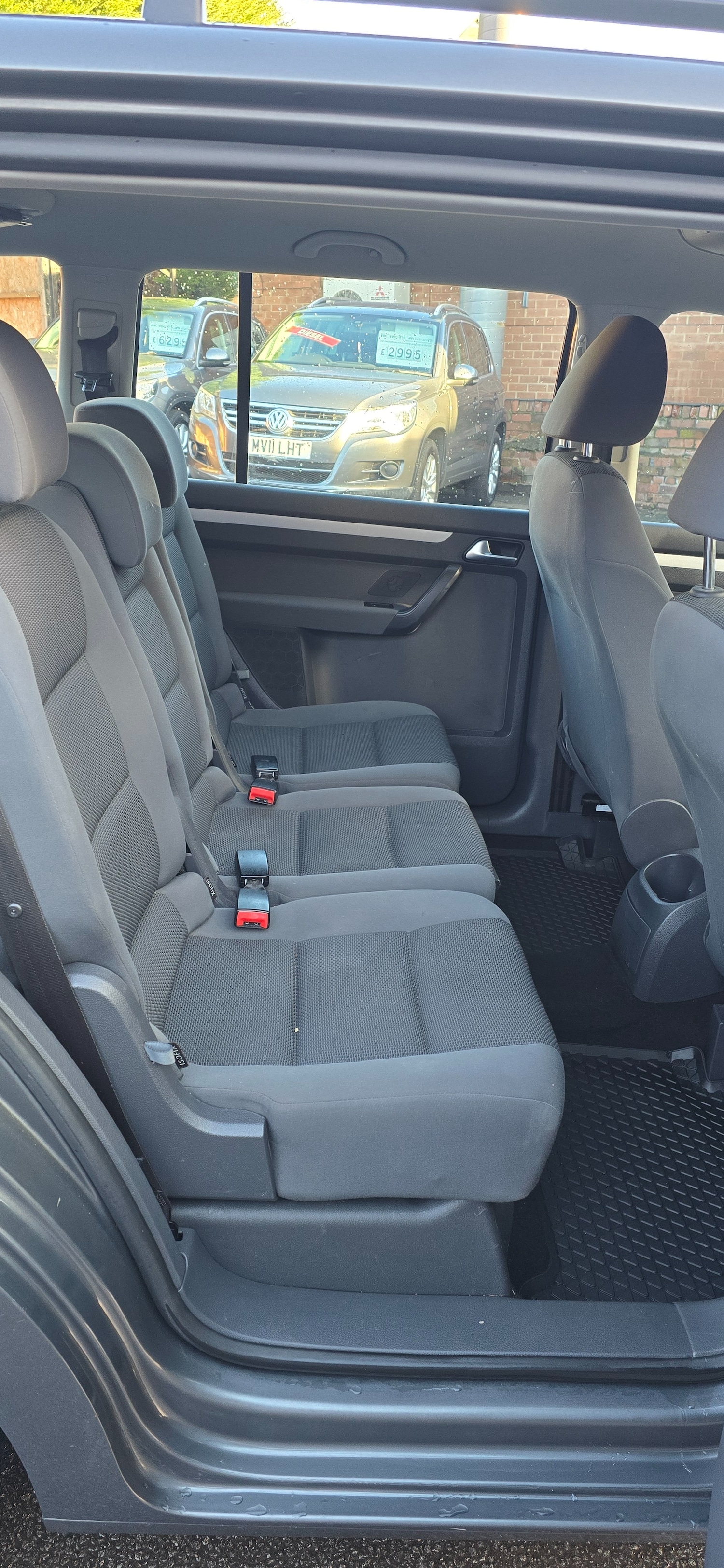 Used Volkswagen Touran 2011 for sale - 76694384: Photo 12