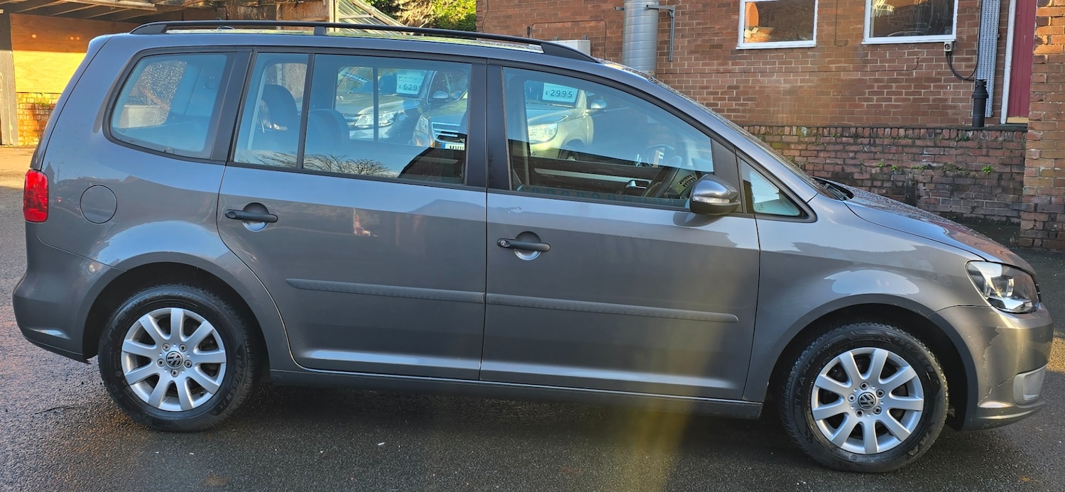 Used Volkswagen Touran 2011 for sale - 76694384: Photo 2