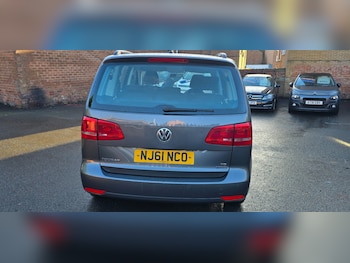Used Volkswagen Touran 2011 for sale - 76694384: Photo