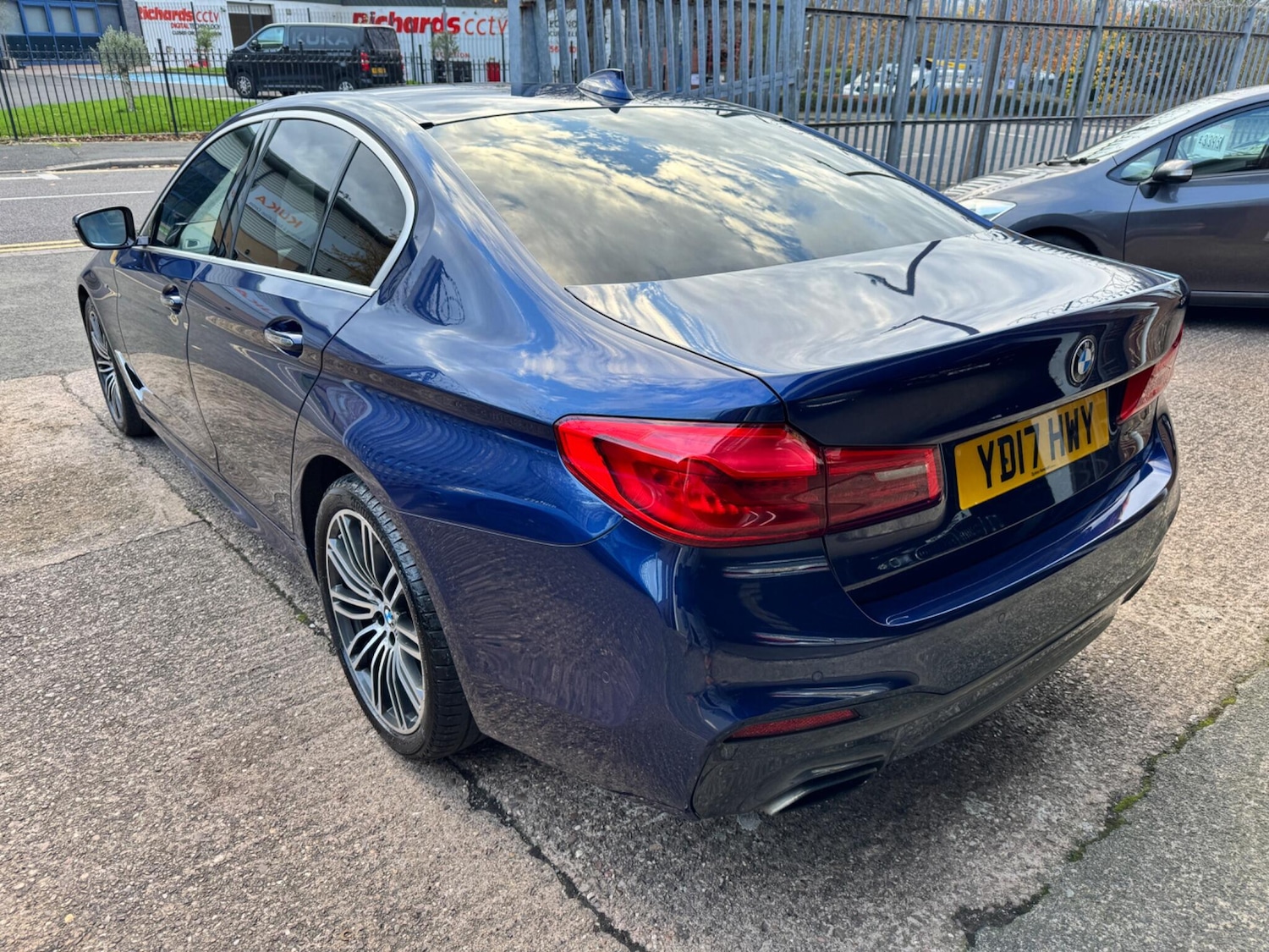 Used BMW 5 Series 2017 for sale - 76512374: Photo 2