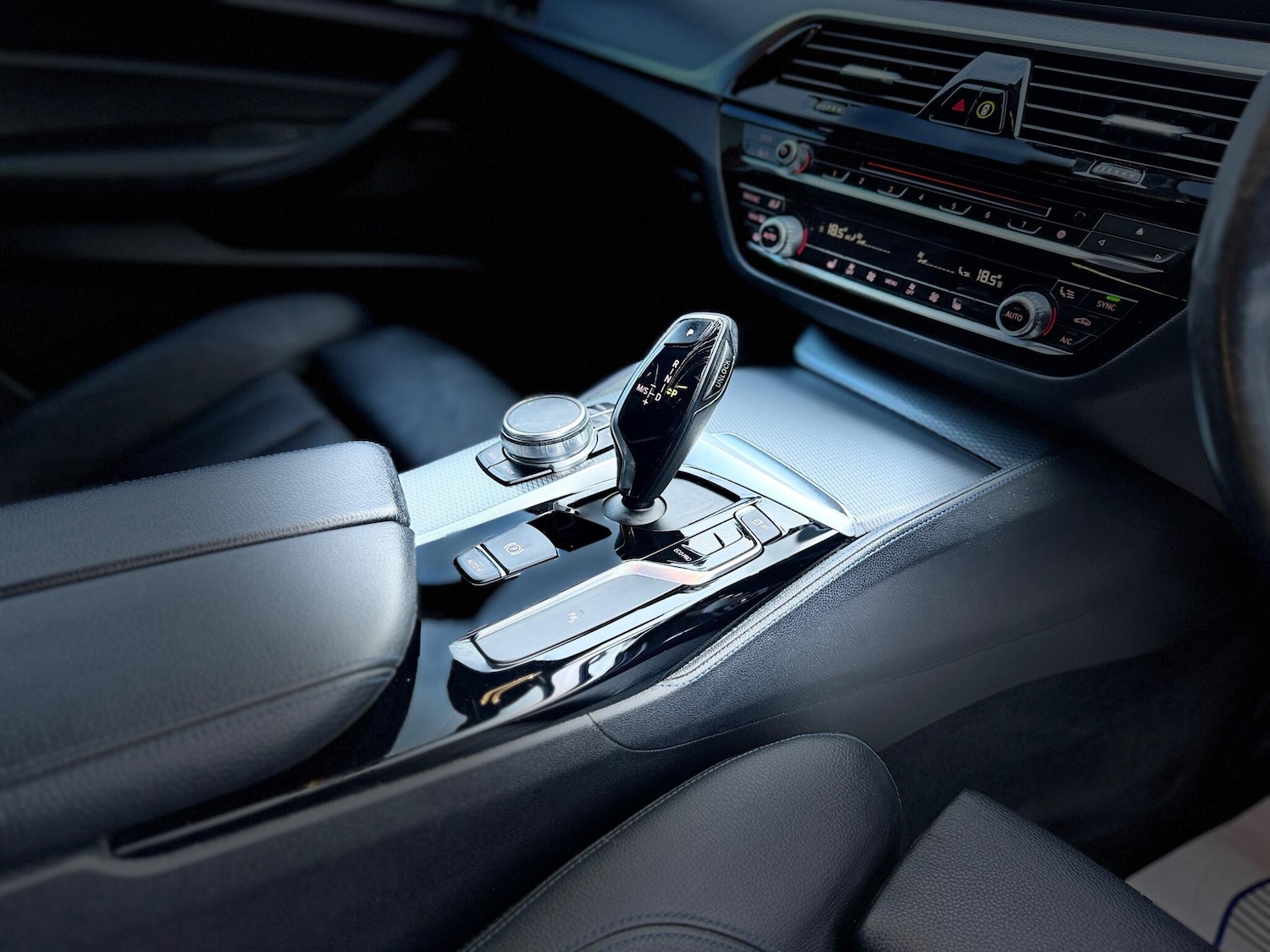 Used BMW 5 Series 2017 for sale - 76512374: Photo 32