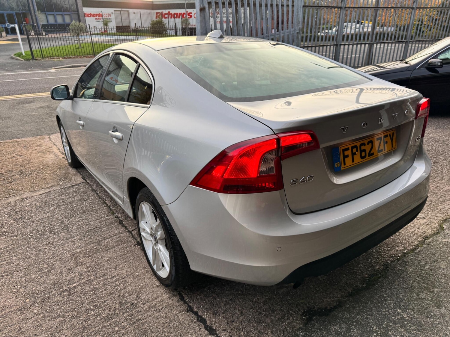 Used Volvo S60 2012 for sale - 76995333: Photo 2