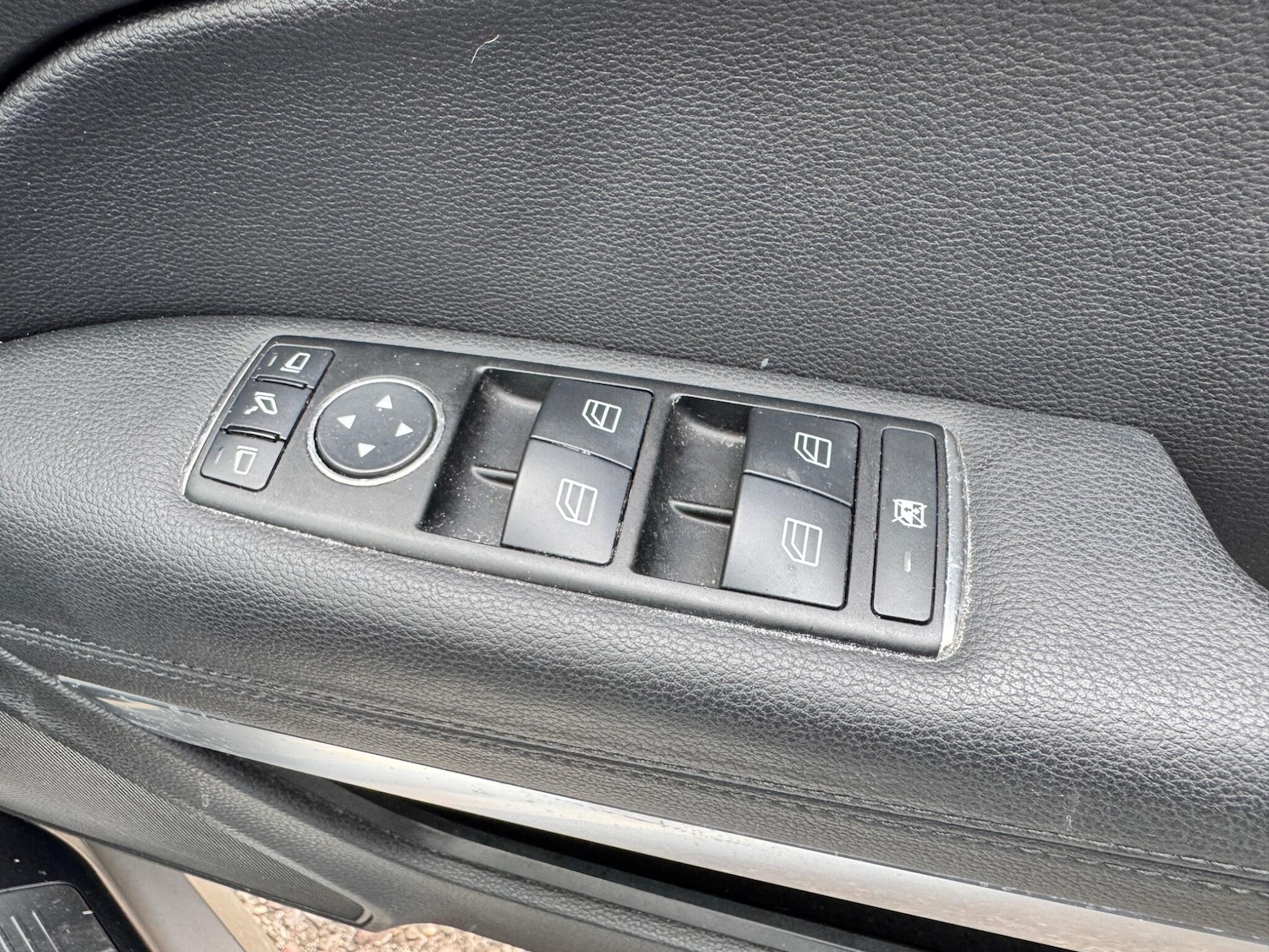 Used Mercedes-Benz E Class 2012 for sale - 76152086: Photo 34