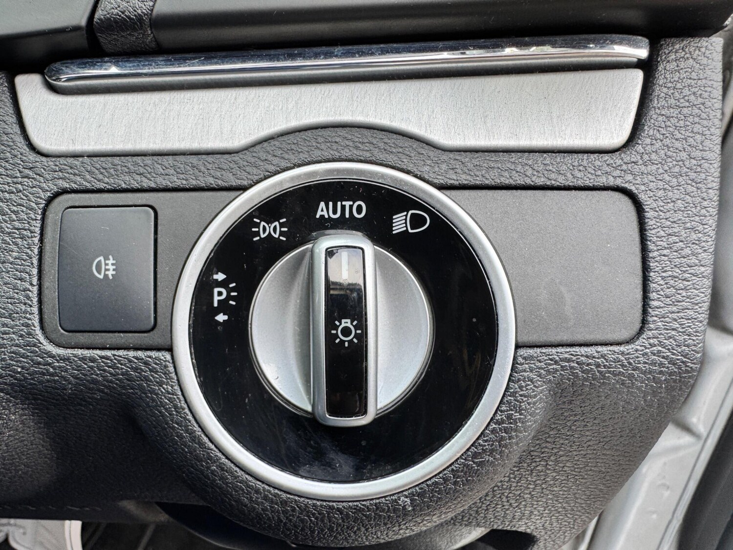 Used Mercedes-Benz E Class 2012 for sale - 76152086: Photo 38