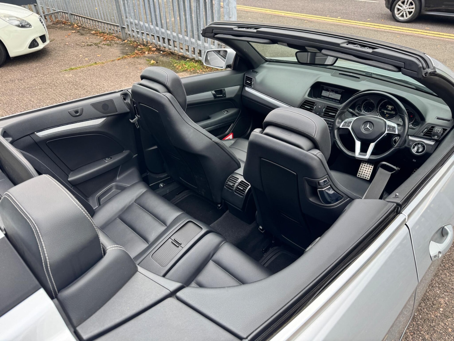 Used Mercedes-Benz E Class 2012 for sale - 76992559: Photo 25