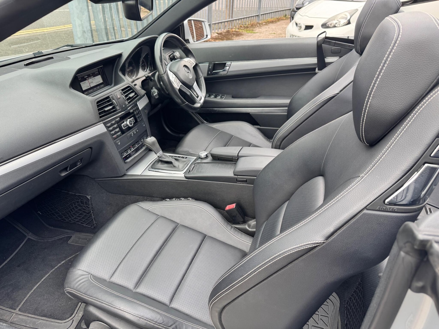 Used Mercedes-Benz E Class 2012 for sale - 76992559: Photo 32