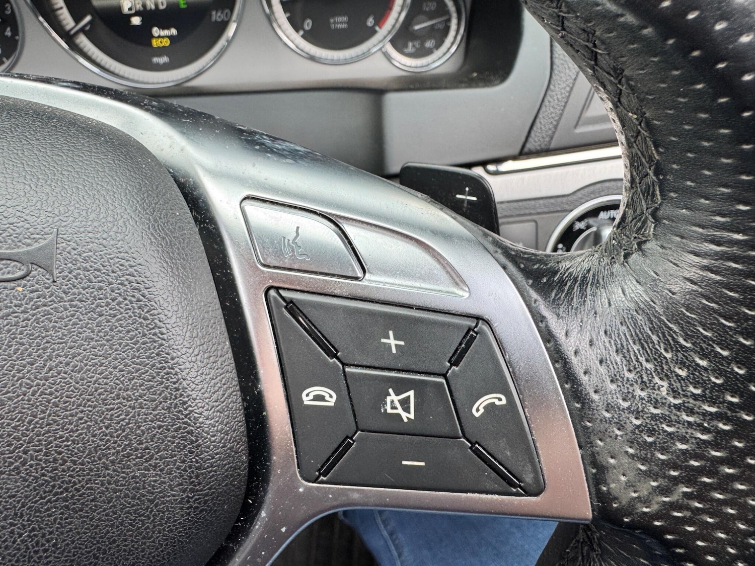 Used Mercedes-Benz E Class 2012 for sale - 76992559: Photo 42