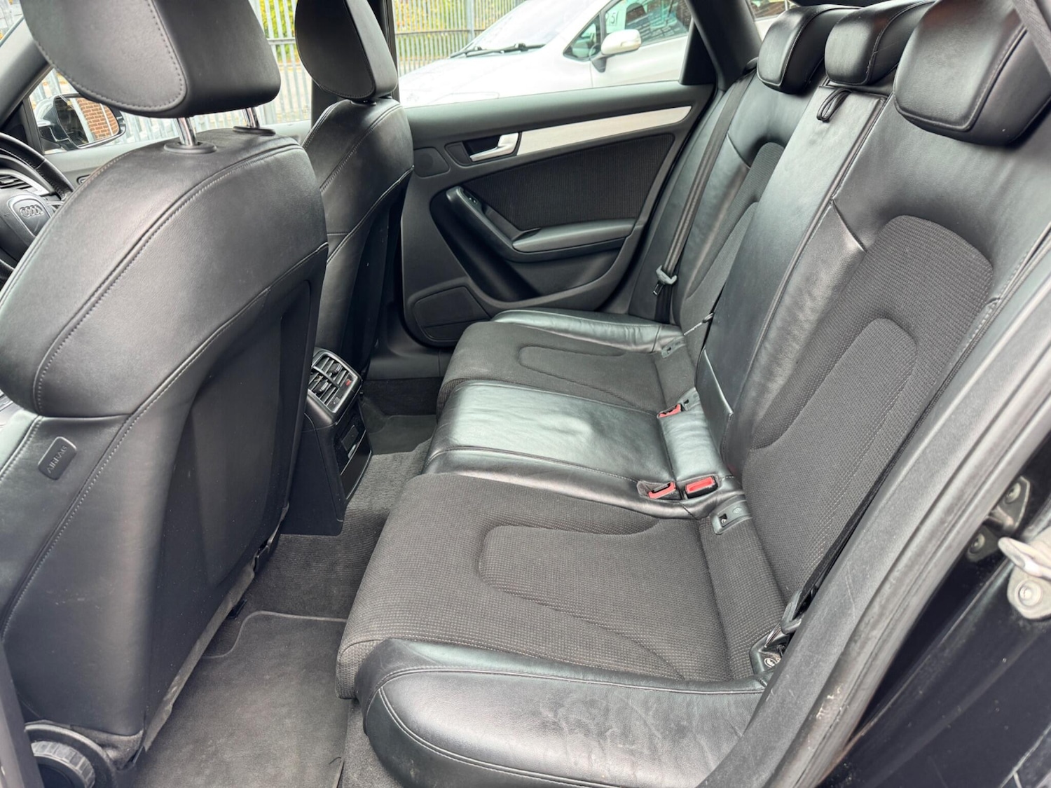 Used Audi A4 2011 for sale - 76348839: Photo 22
