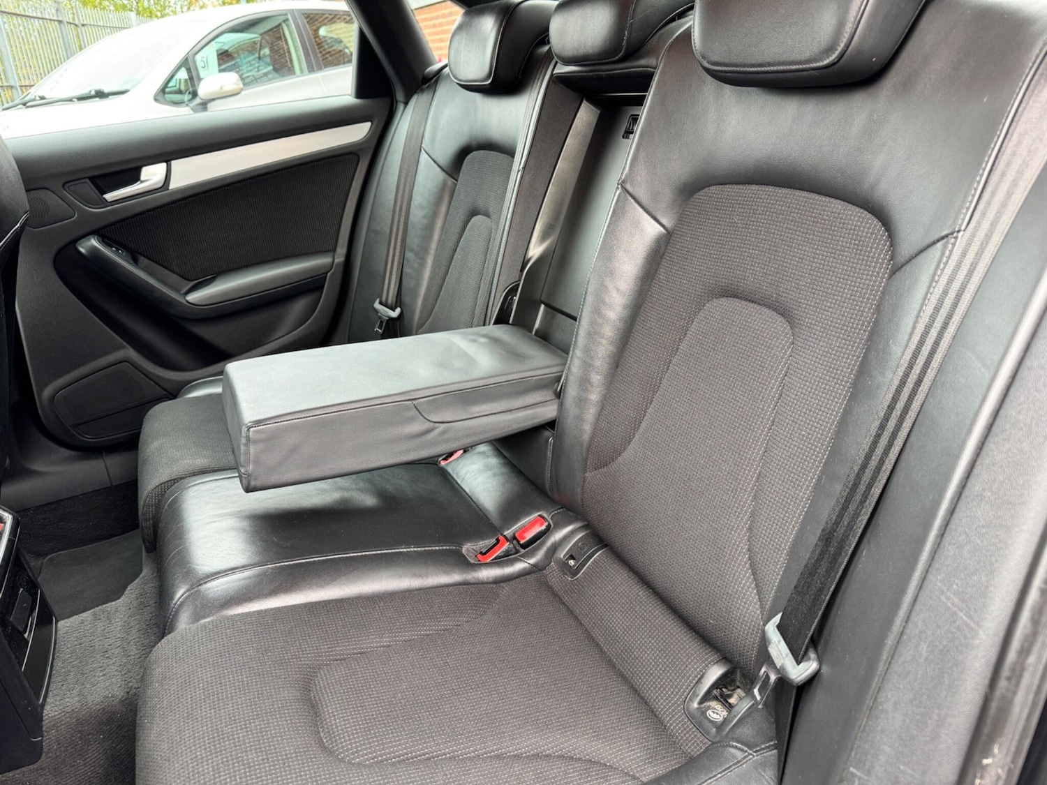 Used Audi A4 2011 for sale - 76348839: Photo 23
