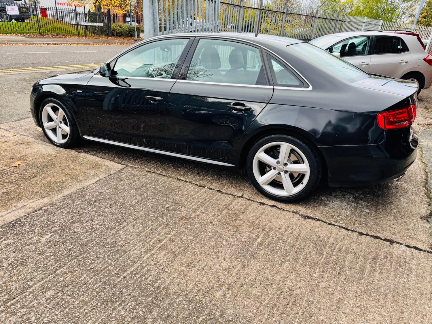 Used Audi A4 2011 for sale - 76348839: Photo 6