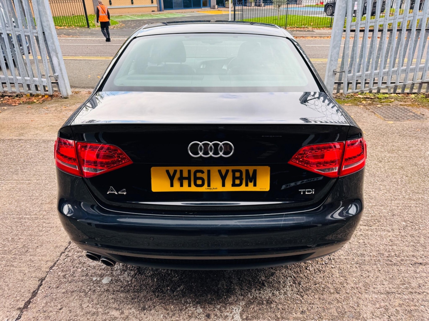 Used Audi A4 2011 for sale - 76348839: Photo 8