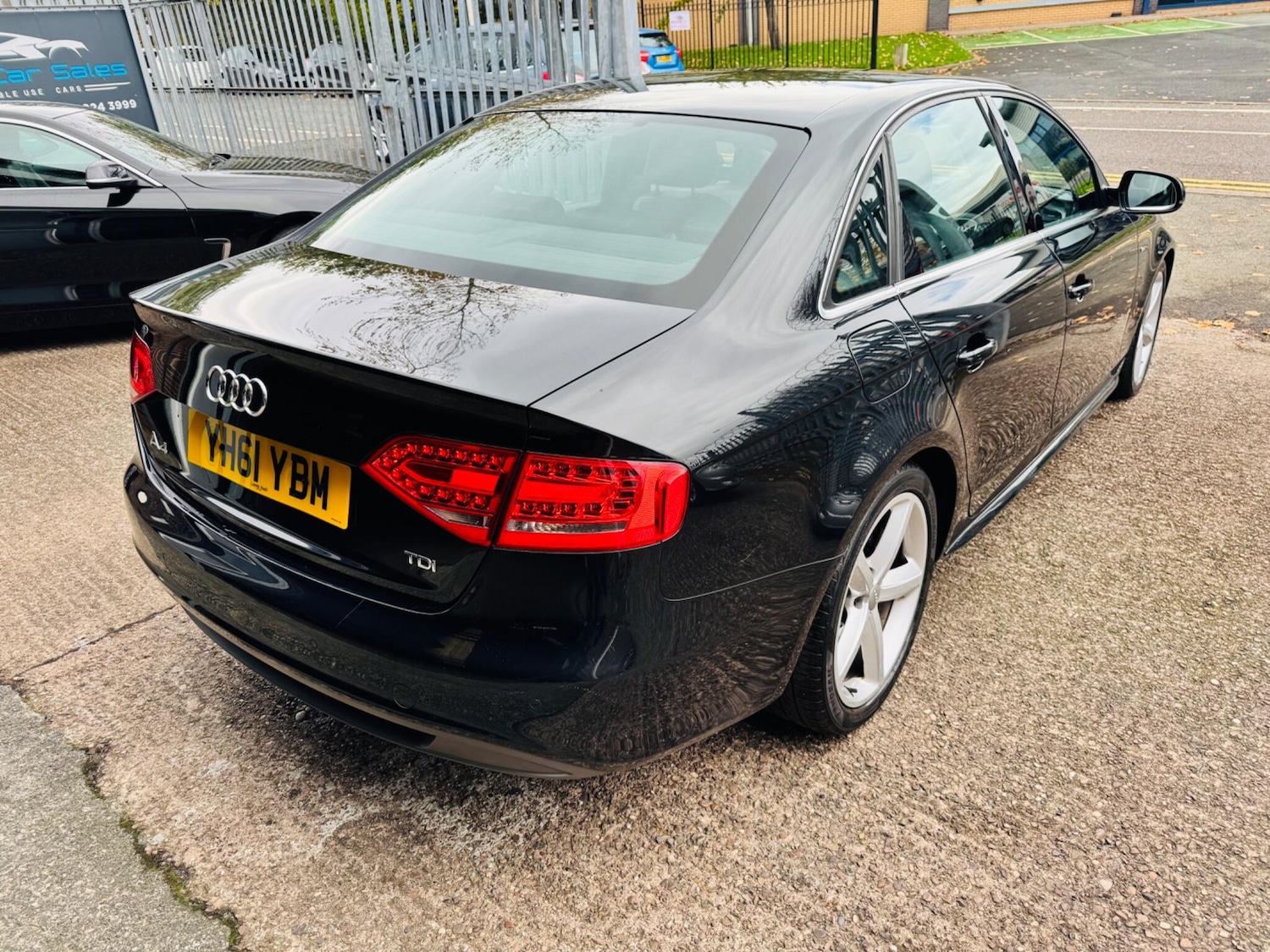 Used Audi A4 2011 for sale - 76348839: Photo 9