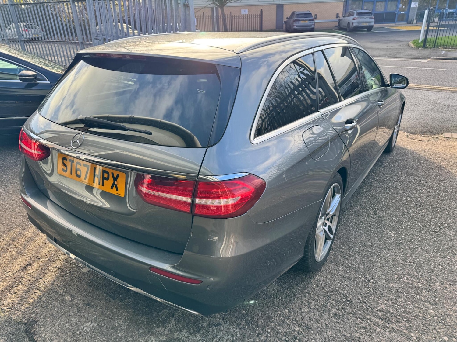 Used Mercedes-Benz E Class 2017 for sale - 76742972: Photo 10