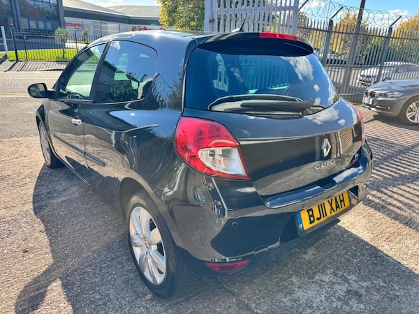 Used Renault Clio 2011 for sale - 76021050: Photo 2