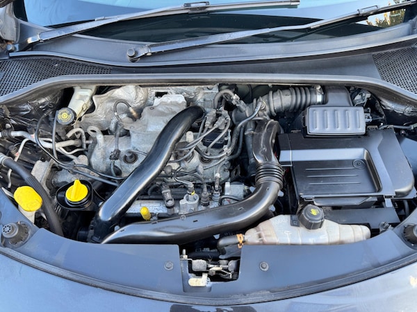 Used Renault Clio 2011 for sale - 76021050: Photo 37