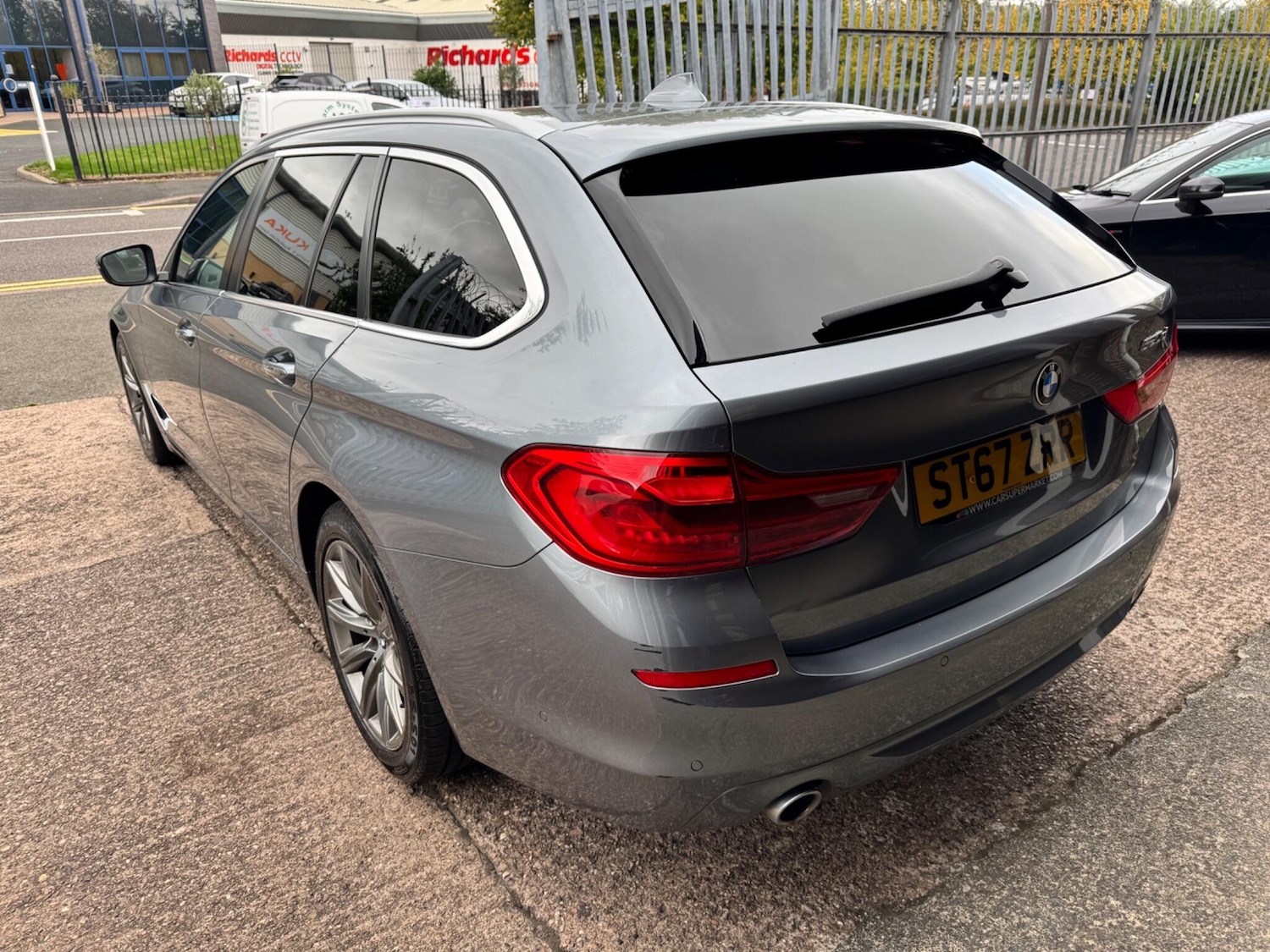 Used BMW 5 Series 2017 for sale - 76484327: Photo 2
