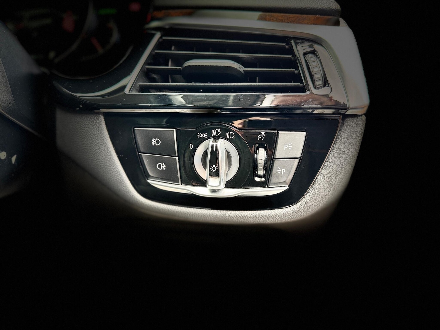 Used BMW 5 Series 2017 for sale - 76484327: Photo 44