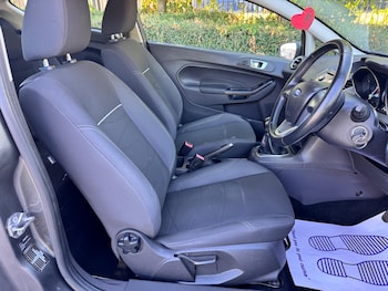 Used Ford Fiesta 2015 for sale - 79608975: Photo