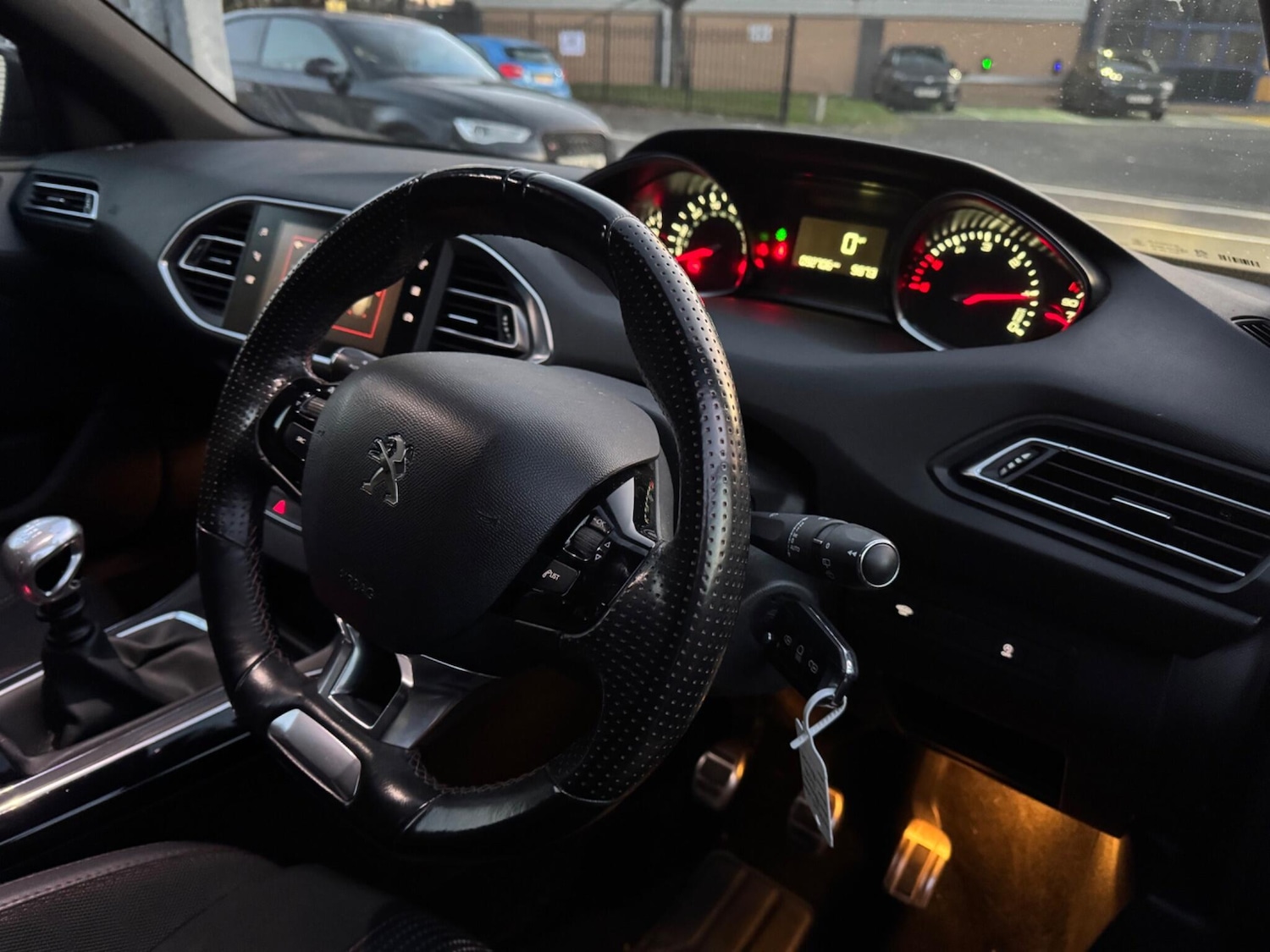 Used Peugeot 308 2018 for sale - 76633935: Photo 3