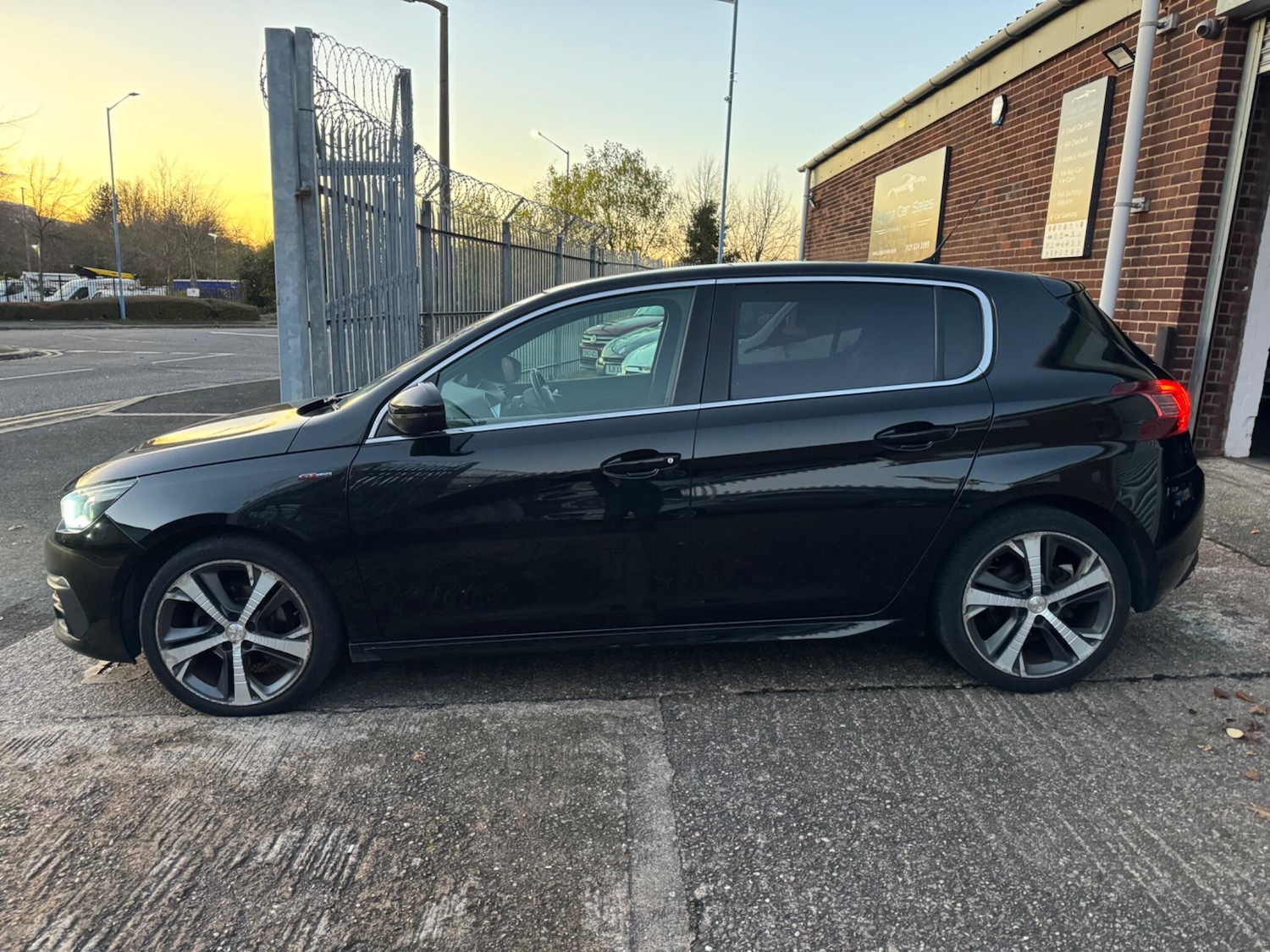Used Peugeot 308 2018 for sale - 76633935: Photo 7