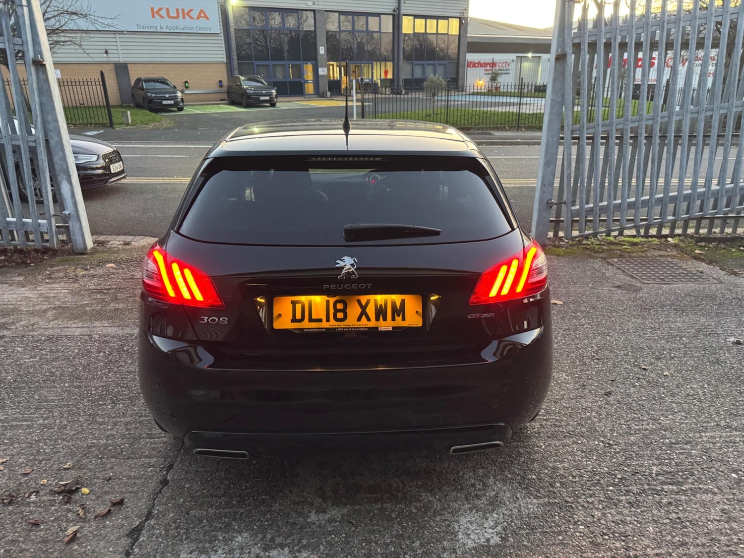 Used Peugeot 308 2018 for sale - 76633935: Photo 8