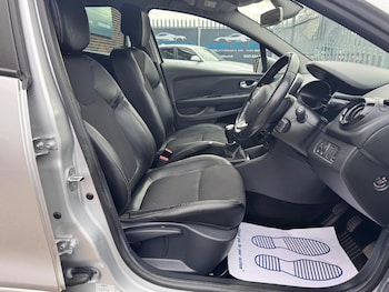 Used Renault Clio 2018 for sale - 79050827: Photo