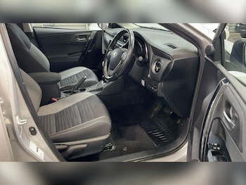 Used Toyota Auris 2018 for sale - 77882312: Photo