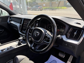 Used Volvo XC60 2018 for sale - 79589959: Photo