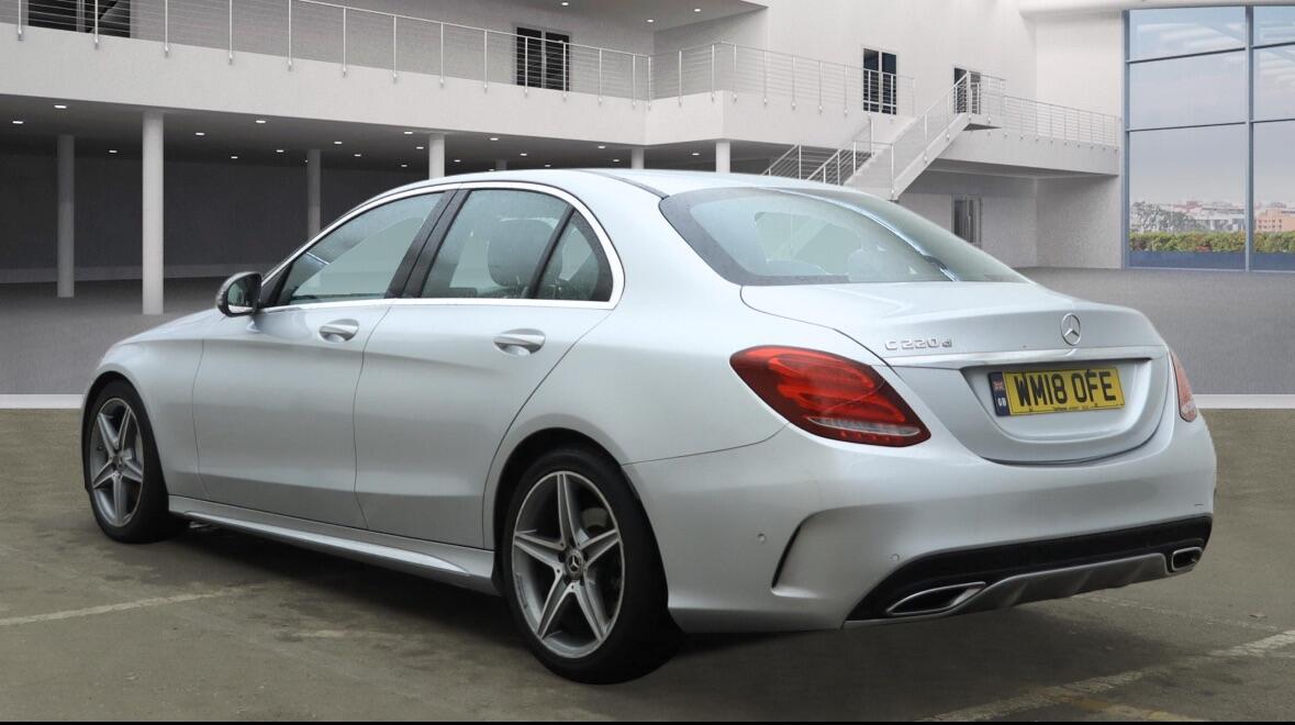 Used Mercedes-Benz C Class 2018 for sale - 77015693: Photo 2