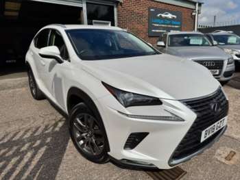 (18) - 2.5 300h Luxury E-CVT 4WD Euro 6 (s/s) 5dr