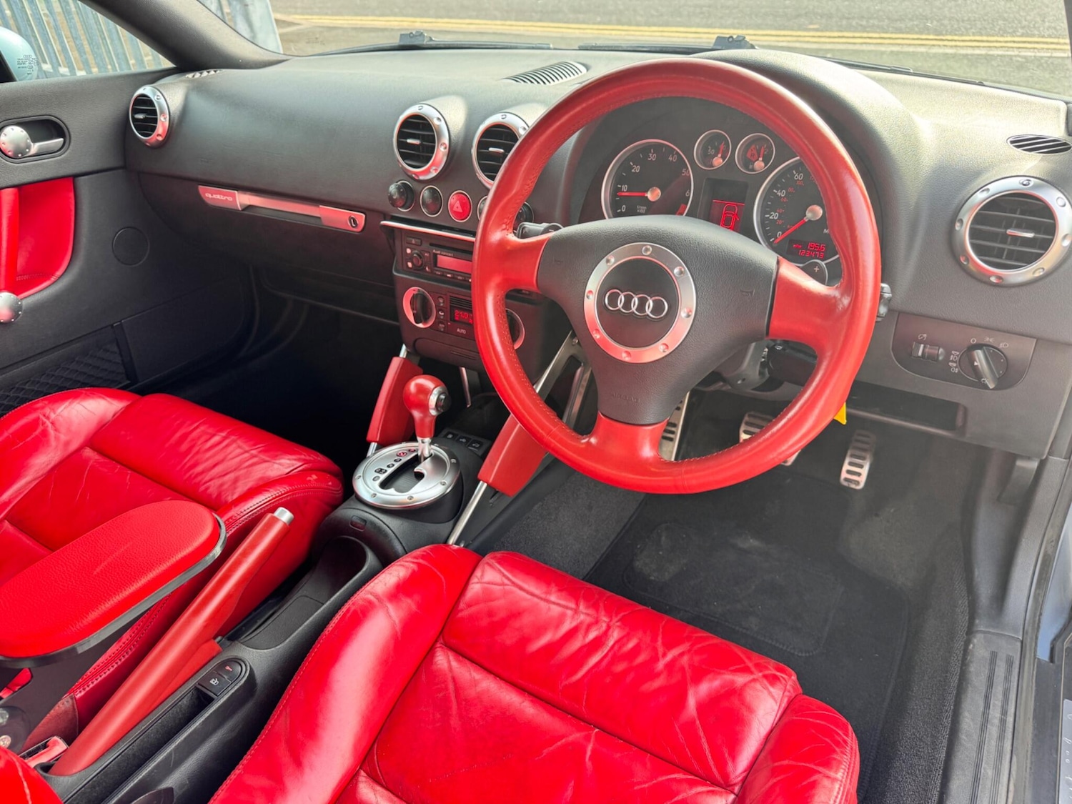 Used Audi TT 2004 for sale - 77769422: Photo 32