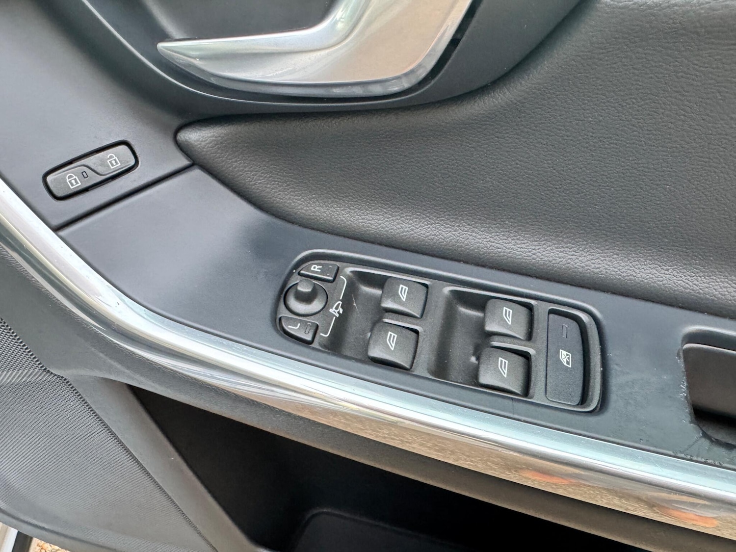 Used Volvo S60 2012 for sale - 76388036: Photo 40